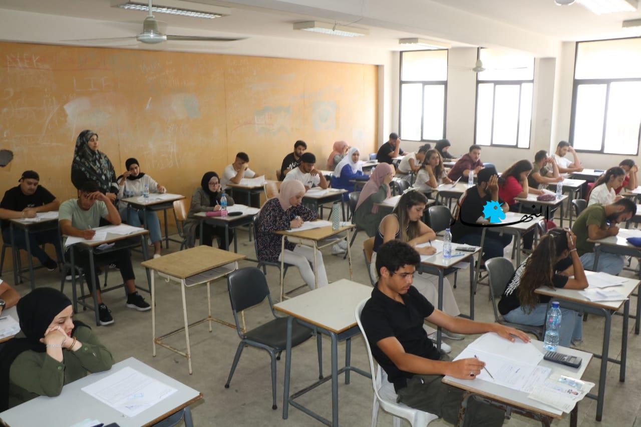 قصص طلاب الامتحانات الرسمية في الجنوب: تعليم متعثر وتخوف من القصف الإسرائيلي... فهل المراكز آمنة؟